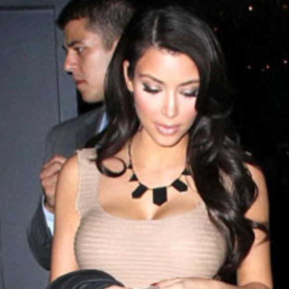 [House of Harlow] Black Resin Triangle Statement Necklace - Picture 4 of 5